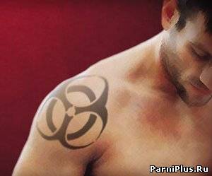 ВИЧ-статус на коже: татуировки как способ принять диагноз