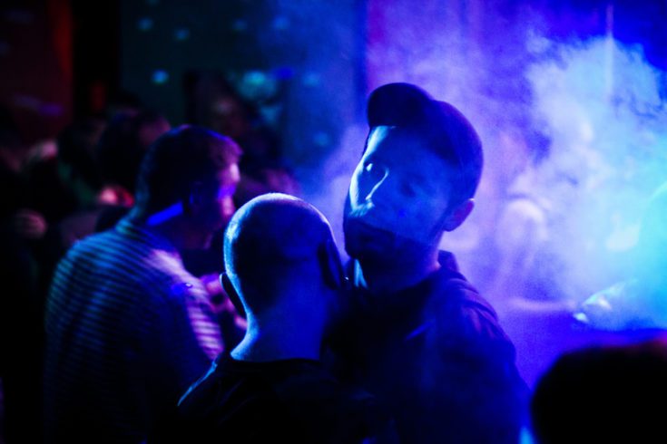 Гей-секс-вечеринки в России: кто и как их устраивает