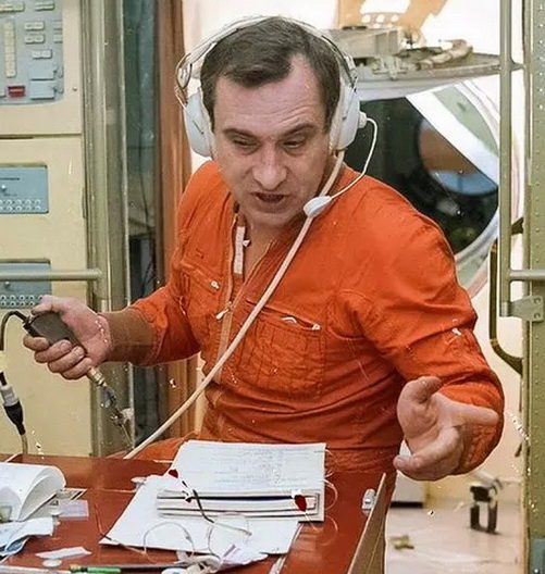 Медики российского экипажа поощряли космонавтов на МКС мастурбировать в космосе