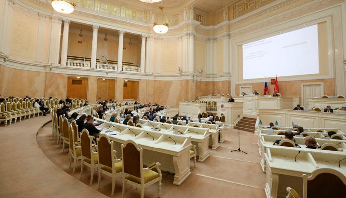 В парламенте Петербурга обсудили «коррекцию пола»
