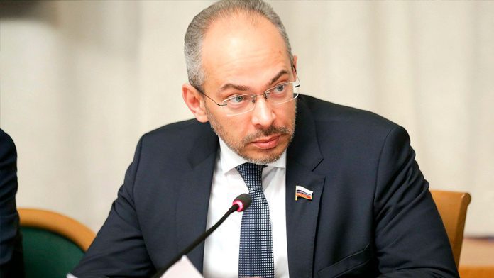 Депутат Николай Николаев