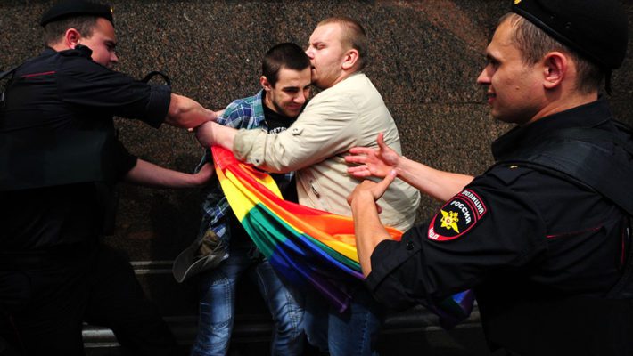Россия создала монополию на штрафах за дискредитацию армии и "ЛГБТ-пропаганду"