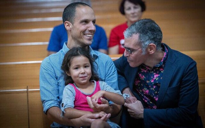 В Израиле однополые пары смогут стать родителями