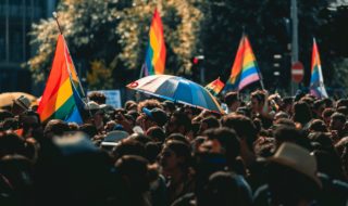 Число запросов убежища для ЛГБТК+ людей в Европе заметно растет